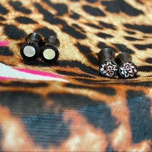 2 pair of 2 gauge plugs: floral & ivory